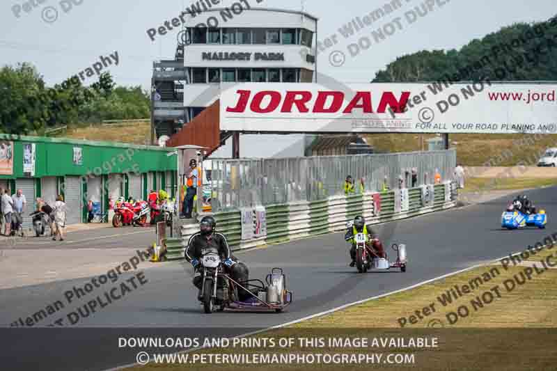 Vintage motorcycle club;eventdigitalimages;mallory park;mallory park trackday photographs;no limits trackdays;peter wileman photography;trackday digital images;trackday photos;vmcc festival 1000 bikes photographs